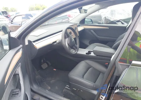 2025 Tesla Model Y Long Range Dual Motor All-Wheel Drive from USA, damaged, VIN 7SAYGDED8SA375687